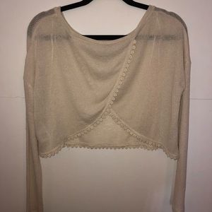 H&M Tops - Cream sweater crop top H&M Tops - Cream sweater crop top